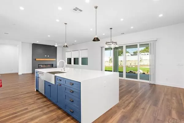 Vista, CA 92081,1203 Stonemark Place