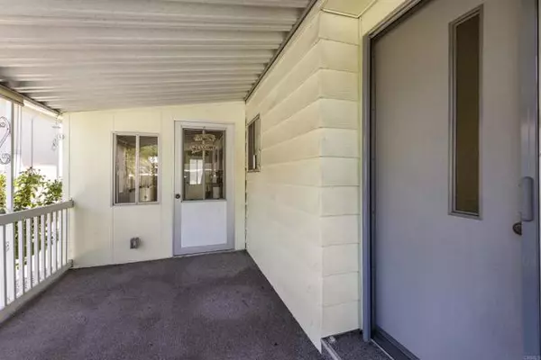 Escondido, CA 92026,8975 Lawrence Welk