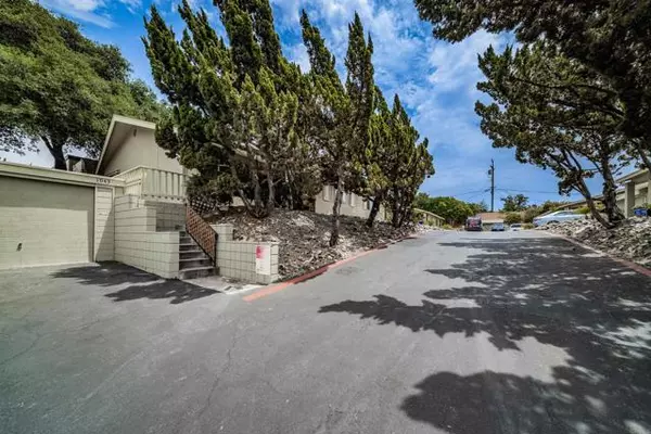 Vista, CA 92084,1045 Meadowlake Drive