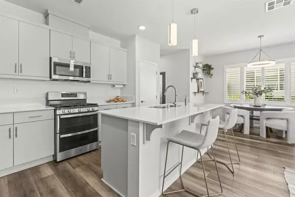 Fallbrook, CA 92028,323 CITRINE TRAIL