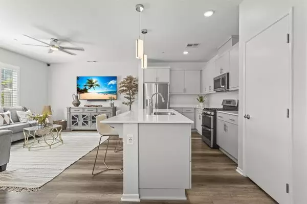 Fallbrook, CA 92028,323 CITRINE TRAIL