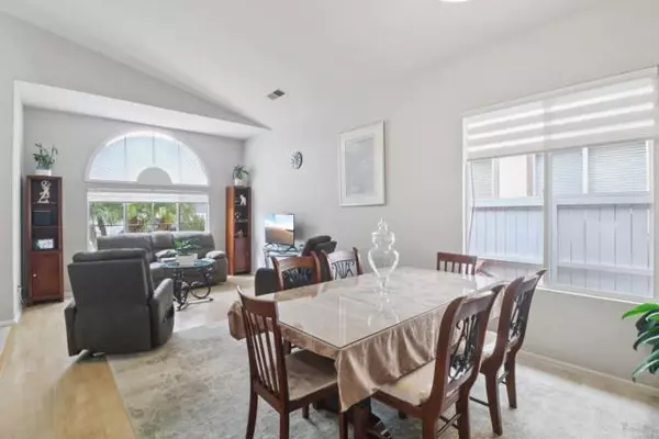 Oceanside, CA 92057,232 Manzanilla Way