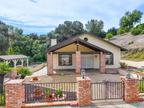 2573 Los Alisos S, Fallbrook, CA 92028