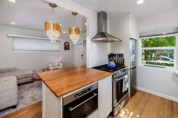 San Diego, CA 92109,876 Thomas Avenue