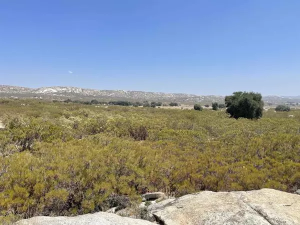 Outside Area (outside Ca), 99999,0 Camino Vecinal