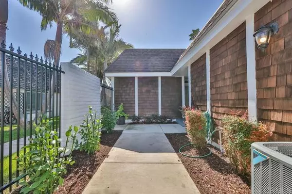 Coronado, CA 92118,79 half moon bend