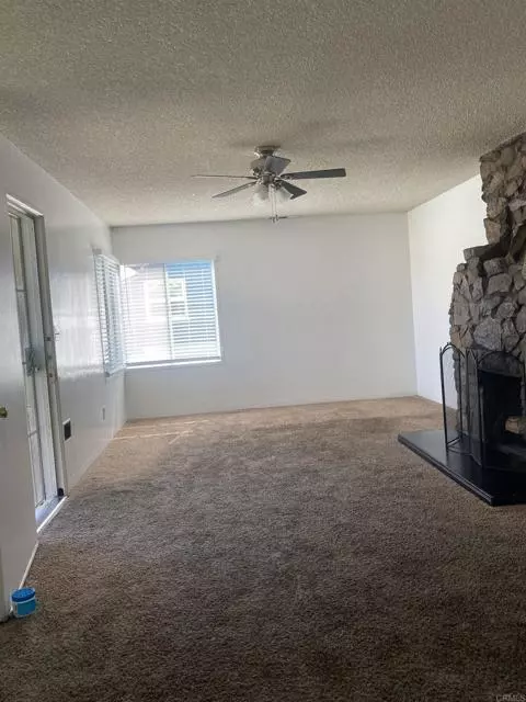 Chula Vista, CA 91910,658 W Manor