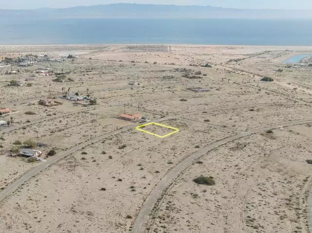 Salton Sea, CA 92274,1071 Sea Wind Avenue