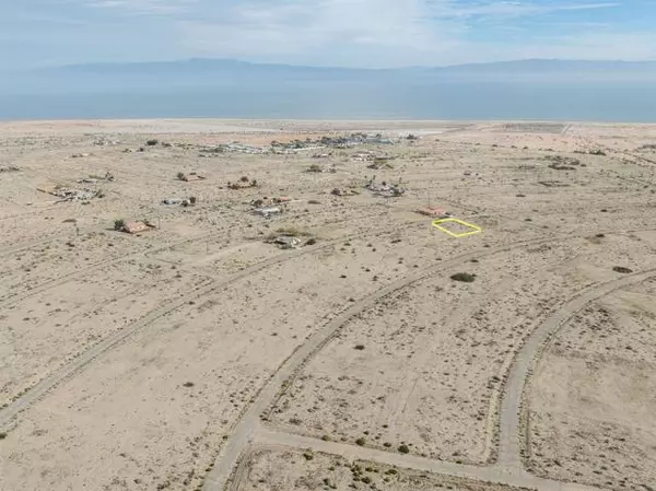 Salton Sea, CA 92274,1071 Sea Wind Avenue