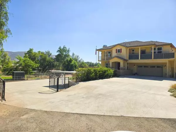 1023 Olive Avenue, Ramona, CA 92065