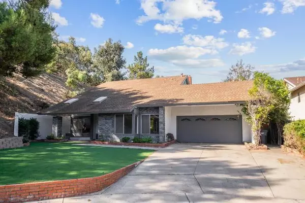 3902 Dorsie Ln, La Mesa, CA 91941