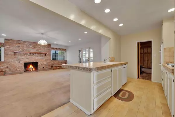 131 South Orleans Ave., Escondido, CA 92027
