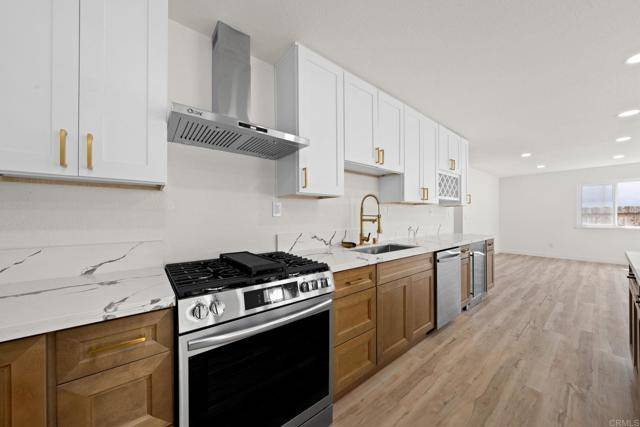 Santee, CA 92071,10442 Ken Ln.