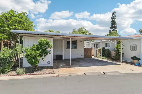 Santee, CA 92071,9255 North Magnolia Avenue