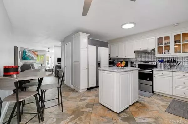 Escondido, CA 92026,264 Espanas Gln