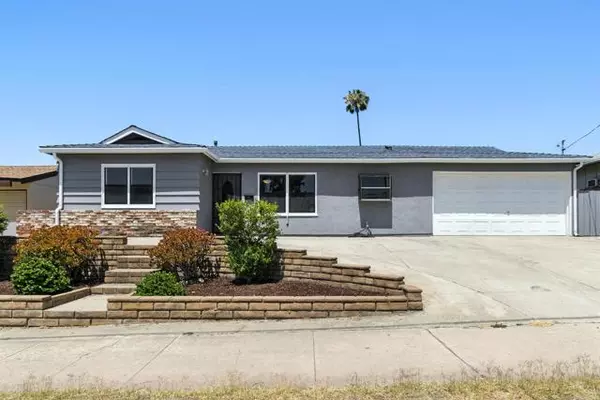 9352 Carlton Hills Blvd, Santee, CA 92071
