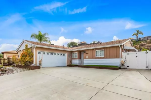 La Mesa, CA 91942,5851 Jackson Dr