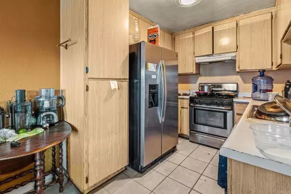 San Diego, CA 92113,956 South 45Th Street