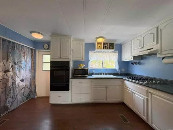 Santee, CA 92071,8712 North Magnolia