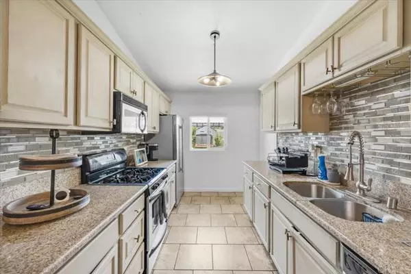 Chula Vista, CA 91911,486 East Naples Street