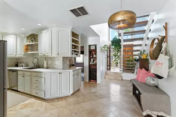 4252 Loma Riviera Lane, San Diego, CA 92110