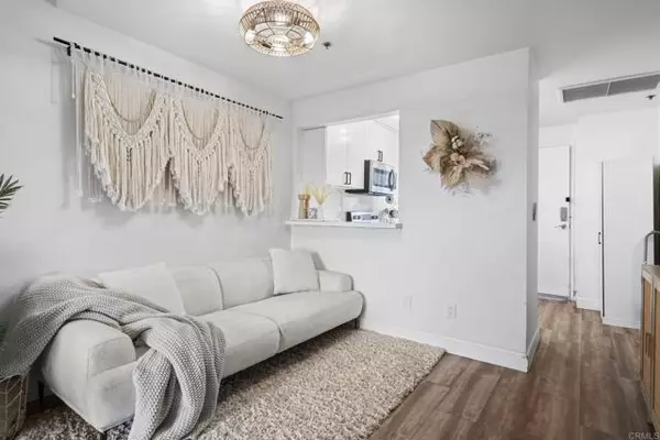 San Diego, CA 92104,2828 University Ave