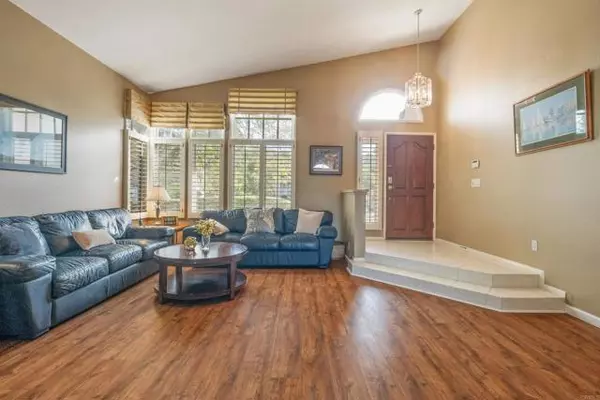Escondido, CA 92025,1052 Calle De Lepanto