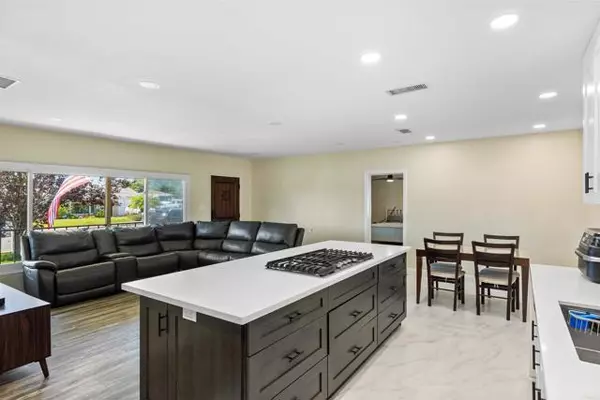 El Cajon, CA 92020,2394 Dryden Avenue