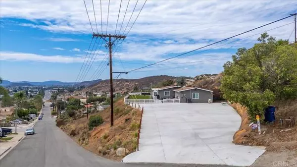 13312 Mapleview St, Lakeside, CA 92040