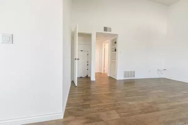 Escondido, CA 92027,1817 East Grand Avenue