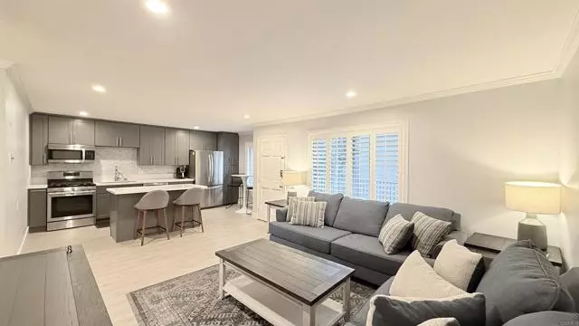 Del Mar, CA 92014,13754 Mango Dr