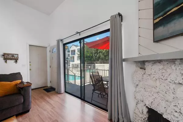 Sylmar, CA 91342,14293 Foothill Blvd