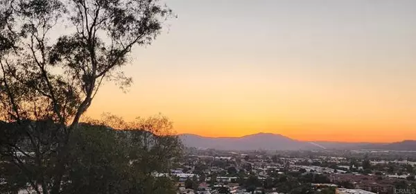 Santee, CA 92071,8712 North Magnolia