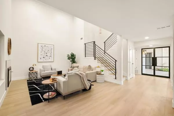 Carlsbad, CA 92009,6844 Urubu Street