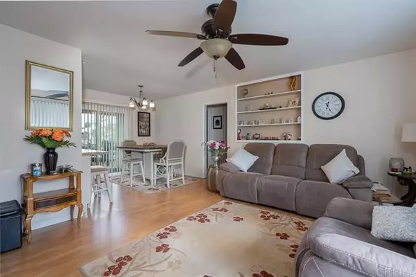 La Mesa, CA 91942,4800 Williamsburg Lane