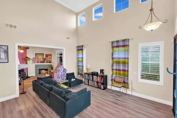 Riverside, CA 92508,8359 Clover Creek Road