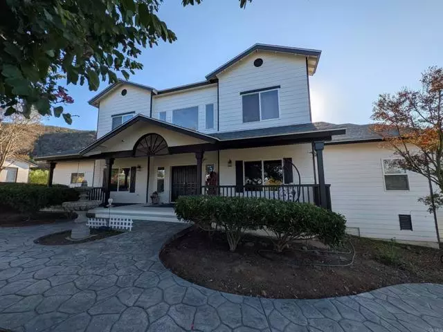 Vista, CA 92084,1925 Robinhood Road