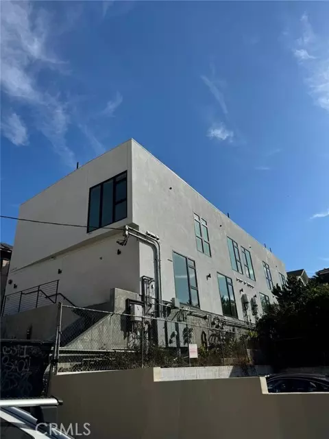 Los Angeles, CA 90026,1244 Innes Avenue