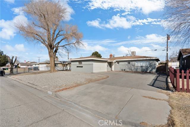 44502 2nd East Street, Lancaster, CA 93535