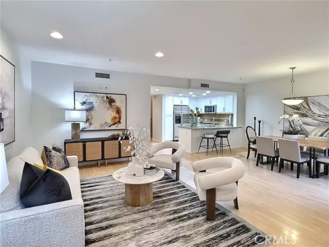 931 East Walnut Street, Pasadena, CA 91106