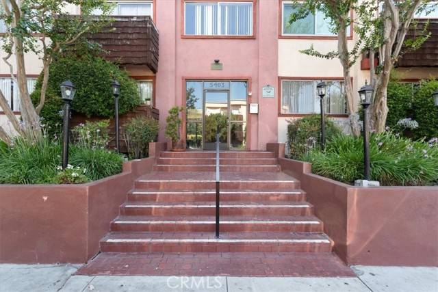 5403 Newcastle Avenue, Encino, CA 91316