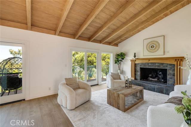 Palos Verdes Estates, CA 90274,4321 Via Azalea
