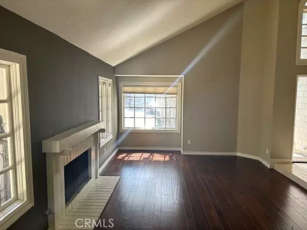 Irvine, CA 92603,14 Hillgrass