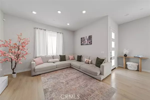 Valencia, CA 91381,27218 Narrowleaf Willow Lane