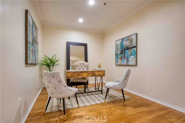 Los Angeles, CA 90049,12011 Goshen