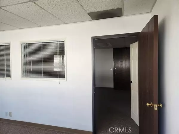 Northridge, CA 91324,9010 West Corbin