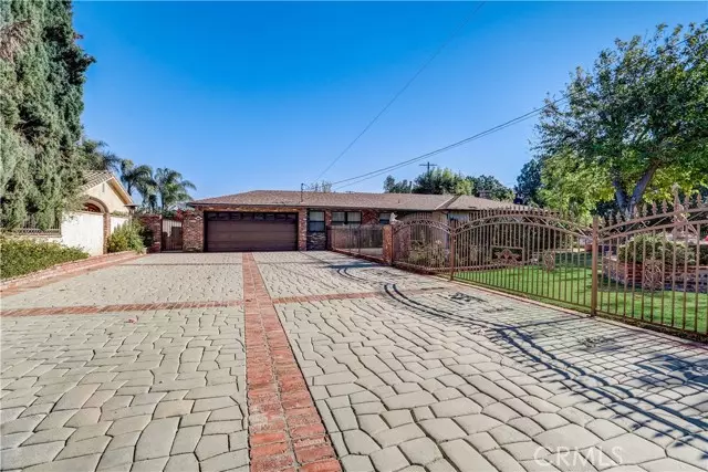 8500 De Celis Place, North Hills, CA 91343