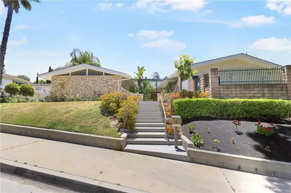 21528 Mulholland Drive, Woodland Hills, CA 91364