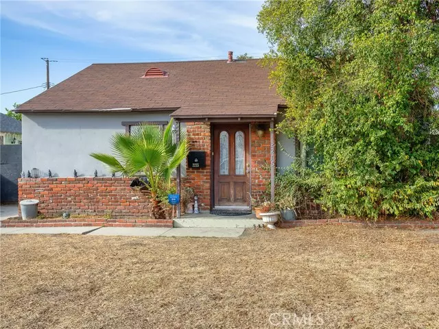 2215 North Brighton Street, Burbank, CA 91504