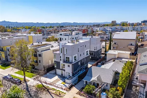 5263 Cartwright Avenue, North Hollywood, CA 91601